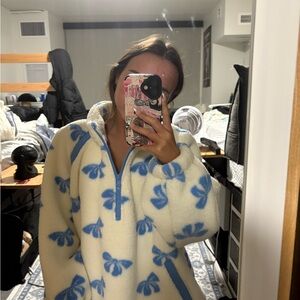 Altar'd State Cream and Blue Sweatshirt